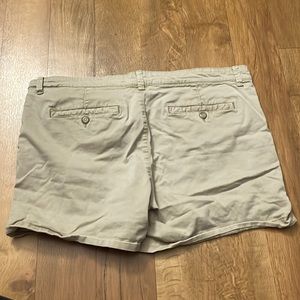 Gap khaki shorts